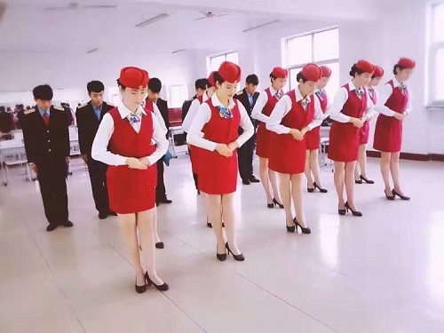 女生學(xué)高鐵乘務(wù)有什么優(yōu)勢(shì)？有沒有前途？