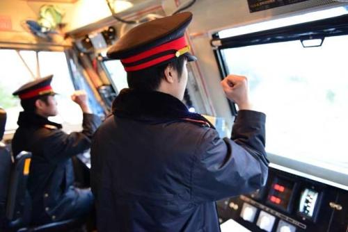 初中生學(xué)習(xí)火車(chē)司機(jī)專(zhuān)業(yè)包就業(yè)嗎？