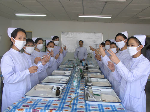 學習基礎差能到河北同仁醫(yī)學中專學校學醫(yī)嗎？