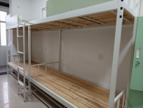 石家莊東華鐵路學(xué)校學(xué)生讓帶手機(jī)嗎？