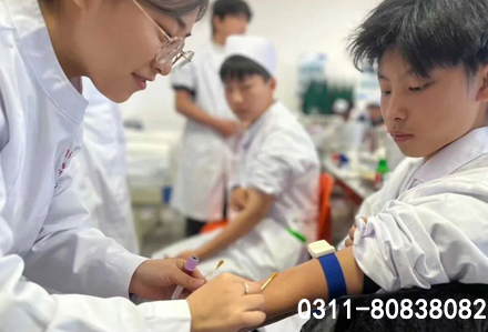 河北同仁醫(yī)學中等專業(yè)學校地址在哪？